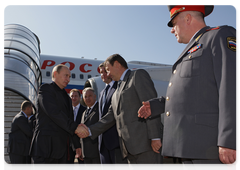 В.В.Путин, прибывший с рабочей поездкой в Дальневосточный федеральный округ, ознакомился с ходом работ по реконструкции аэропорта «Кневичи» во Владивостоке