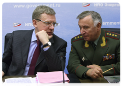 Minister of Finance Alexei Kudrin and Chief of the General Staff Nikolai Makarov during a meeting on defence industry issues