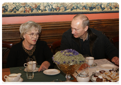 В.В.Путин поздравил актрису А.Б.Фрейндлих и директора Государственного Эрмитажа М.Б.Пиотровского с юбилеями