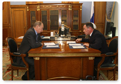 Председатель Правительства Российской Федерации В.В.Путин встретился с генеральным директором Федерального фонда содействия развитию жилищного строительства А.А.Браверманом