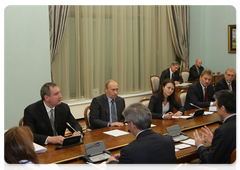 Prime Minister Vladimir Putin meeting with Alexander Braverman, the general director of the Federal Fund for Housing Construction Assistance