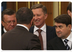 First Deputy Prime Minister Viktor Zubkov, Deputy Prime Minister Sergei Ivanov and Transportation Minister Igor Levitin at a government meeting