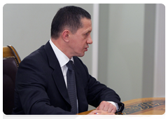 Minister of Natural Resources Yury Trutnev at a meeting with Prime Minister Vlaidmir Putin