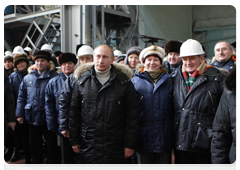 Prime Minister Vladimir Putin at the ceremony of mounting a semi-submersible at the Zvezda shipyard in Bolshoi Kamen, Primorye Territory