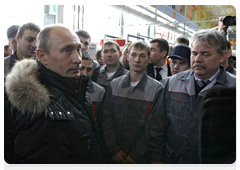 Председатель Правительства Российской Федерации В.В.Путин посетил автозавод «СОЛЛЕРС – Дальний Восток»