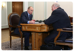 Председатель Правительства Российской Федерации В.В.Путин провел рабочую встречу с губернатором Свердловской области Э.Э.Росселем