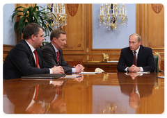 Prime Minister Vladimir Putin at a meeting with Deputy Prime Minister Sergei Ivanov, Defence Minister Anatoly Serdyukov, Sberbank CEO German Gref and Russian Technology Corporation CEO Sergei Chemezov