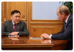 Prime Minister Vladimir Putin meeting with the Head of the Government of the Republic of Tuva, Sholban Kara-ool