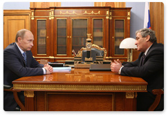 Председатель Правительства Российской Федерации В.В.Путин провел рабочую встречу с Президентом Якутии В.А.Штыровым