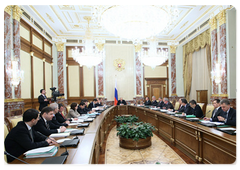 Vladimir Putin chairing a Cabinet meeting