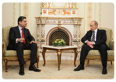 Prime Minister Vladimir Putin meeting with his Armenian counterpart, Tigran Sarkisyan