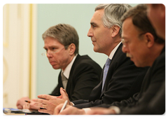 Prime Minister Vladimir Putin met with Siemens AG CEO Peter Loescher