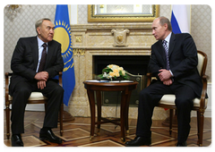 Председатель Правительства Российской Федерации В.В.Путин  встретился с Президентом Казахстана Н.А.Назарбаевым
