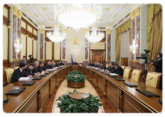 Prime Minister Vladimir Putin conducting the Government meeting