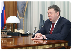 Prime Minister Vladimir Putin meeting with Kostroma Region Governor Igor Slyunyayev