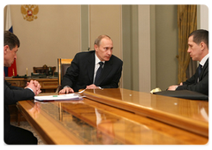Prime Minister Vladimir Putin met with Deputy Prime Minister Dmitry Kozak and Natural Resources Minister Yury Trutnev