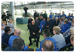 Prime Minister Vladimir Putin met with the AvtoVAZ factory workers