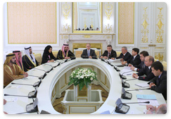 В.В.Путин встретился с Вице-президентом, Премьер-министром Объединенных Арабских Эмиратов М. аль Мактумом