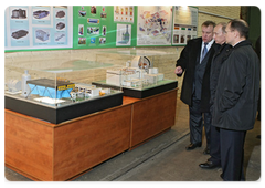 Prime Minister Vladimir Putin visiting the ZiO-Podolsk Machine-Building Plant in Moscow Region