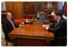Prime Minister Vladimir Putin meeting with Minister of Energy Sergey Shmatko