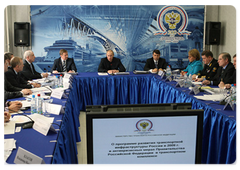 Prime Minister Vladimir Putin chaired a meeting in St Petersburg on the programme of transport infrastructure development in 2009 and on anti-crisis measures in the transport sector