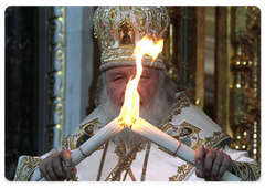 Патриарх Московский и Всея Руси Кирилл на богослужении в храме Христа Спасителя  по случаю праздника Пасхи