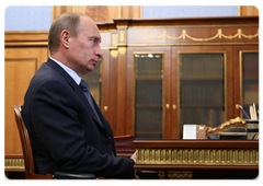Председатель Правительства Российской Федерации В.В.Путин провел рабочую встречу с Президентом Республики Удмуртия А.А.Волковым