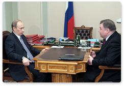 Председатель Правительства Российской Федерации В.В.Путин провел рабочую встречу с губернатором Орловской области А.П.Козловым