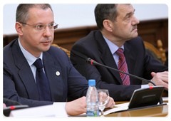 Премьер-министры Болгарии Сергей Станишев на переговорах в расширенном составе с В.В.Путиным