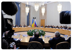 Prime Minister Vladimir Putin making a speech at a meeting of Russian-Ukrainian Committee on Economic Cooperation