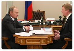 Председатель Правительства Российской Федерации провел рабочую встречу с генеральным директором Российской корпорации нанотехнологий А.Б.Чубайсом