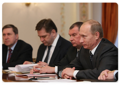 Vladimir Putin, Igor Sechin, Sergei Shmatko, Yuri Ushakov  attending a meeting with Chilean President Michelle Bachelet