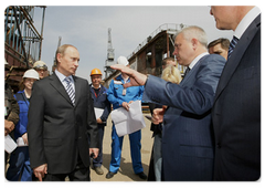 Prime Minister Vladimir Putin visiting the Astrakhan Shipbuilding Production Association