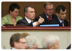 Deputy Prime Minister Igor Sechin during the State Duma meeting at which Prime Minister Vladimir Putin made an annual Government report