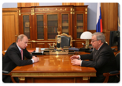 Vladimir Putin meeting with Yevgeny Primakov, President of the Chamber of Commerce and Industry of the Russian Federation