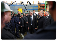 Prime Minister Vladimir Putin meeting with the Amur Shipbuilding Plant personnel