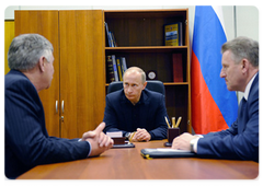 Vladimir Putin held a meeting with Sergei Khokhlov, the General Director of Sibirsko-Amurskaya Stal, a management company of the Amurmetall Group, and the Governor of Khabarovsk region Vyacheslav Shport