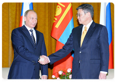Председатель Правительства Российской Федерации В.В.Путин встретился с Премьер-министром Монголии Санжагийном Баяром