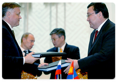 Russia, Mongolia signing joint documents following bilateral talks