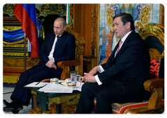 Prime Minister Vladimir Putin meeting with Mongolian President Nambaryn Enkhbayar