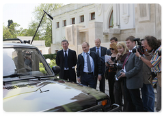 В.В.Путин показал журналистам купленную им около месяца назад машину «Нива»