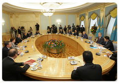 В.В.Путин принял участие во встрече глав Правительств стран СНГ с Президентом Республики Казахстан Н.А.Назарбаевым