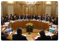Председатель Правительства Российской Федерации В.В.Путин провел переговоры с Премьер-министром Белоруссии С.С.Сидорским
