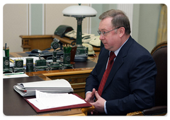 Sergei Stepashin, the Chairman of the Audit Chamber, meeting with Prime Minister Vladimir Putin