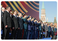 Председатель Правительства РФ В.В.Путин присутствовал на военном параде на Красной площади, посвященном 64-годовщине Победы в Великой Отечественной войне