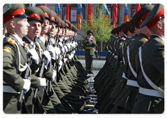 Военный парад на Красной площади, посвященный 64-годовщине Победы в Великой Отечественной войне