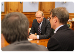 В.В.Путин провел рабочую встречу с главой Сбербанка Г.О.Грефом и исполнительным директором компании «Магна Интернэшнл» З.Вольфом