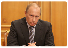 В.В.Путин провел рабочую встречу с главой Сбербанка Г.О.Грефом и исполнительным директором компании «Магна Интернэшнл» З.Вольфом