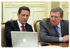 Deputy Prime Minister Alexander Zhukov and Deputy Prime Minister – Minister of Finance Alexei Kudrin at a Government Presidium meeting