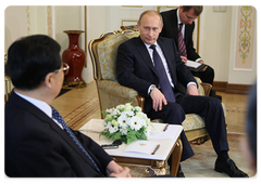 Председатель Правительства Российской Федерации В.В.Путин встретился с Председателем КНР Ху Цзиньтао